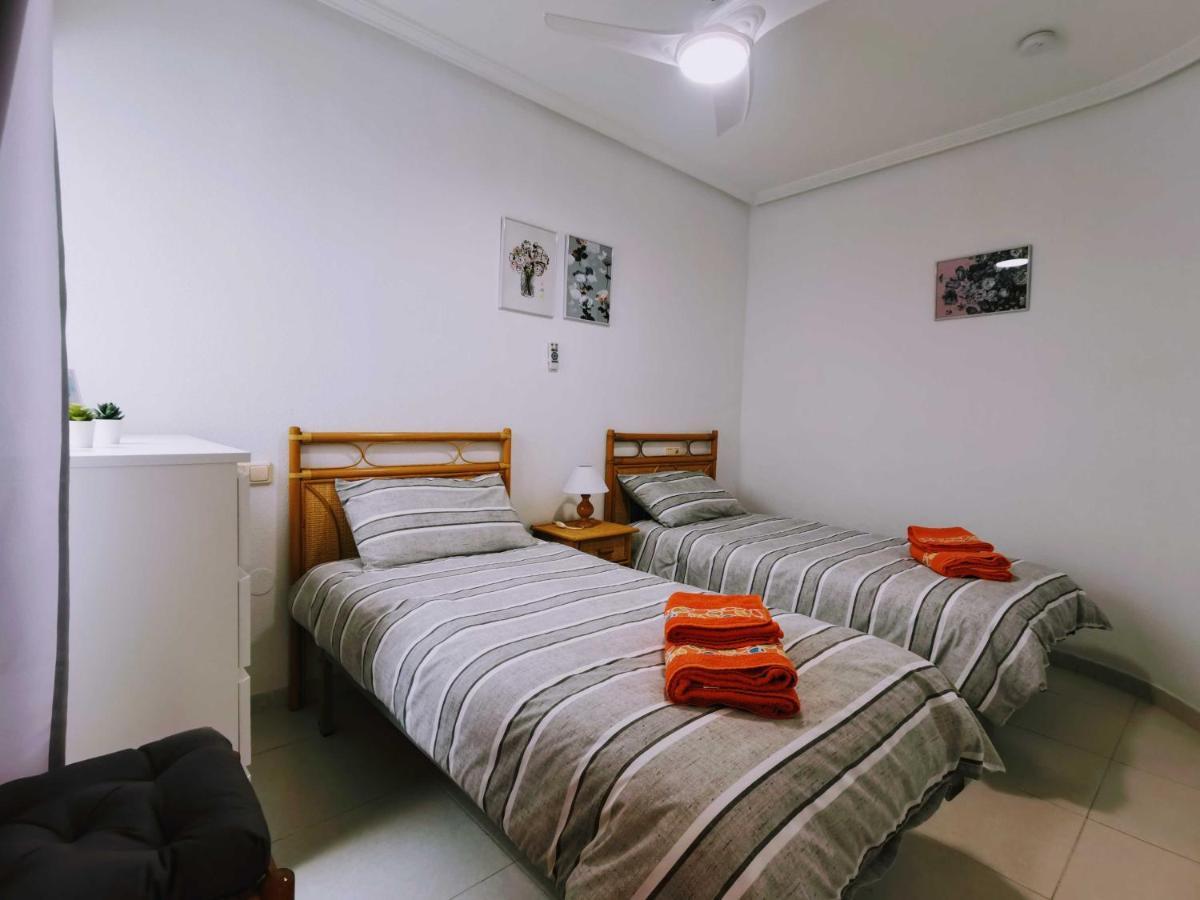 El Sombrero Apartment With Free Wifi Playa Del Cura Торевьиа Экстерьер фото